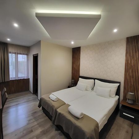 Ven Diofa De Lux Panzio Bed & Breakfast Seghedin Exterior foto