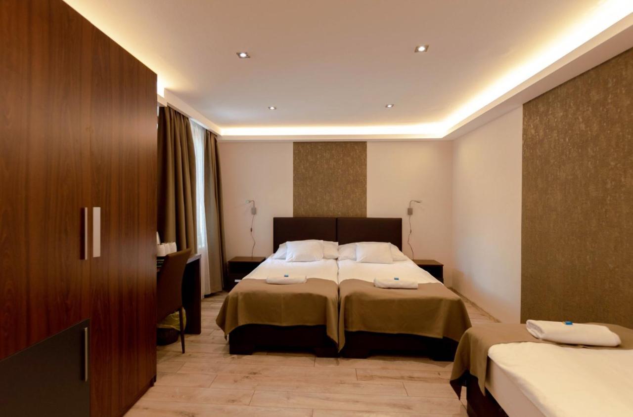 Ven Diofa De Lux Panzio Bed & Breakfast Seghedin Exterior foto