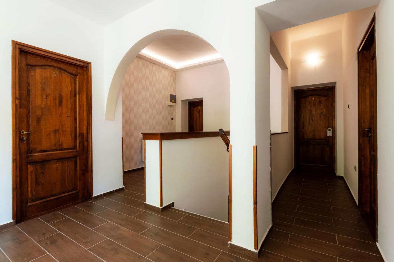 Ven Diofa De Lux Panzio Bed & Breakfast Seghedin Exterior foto