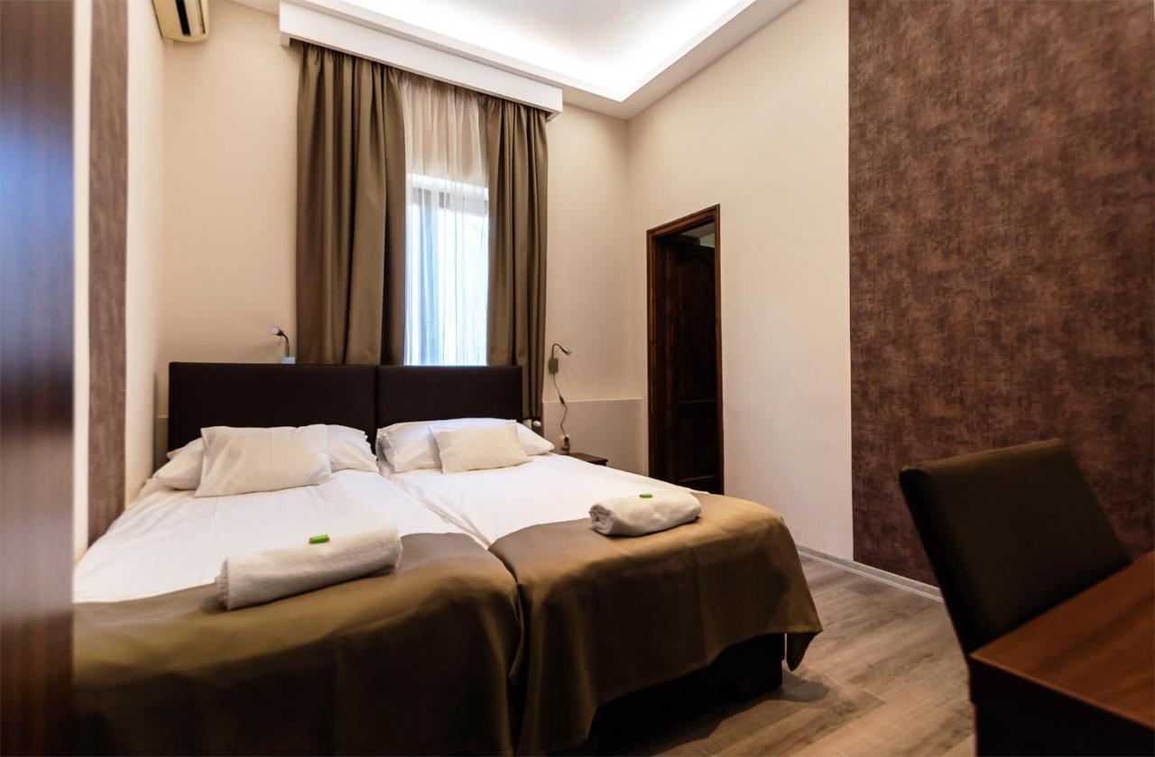 Ven Diofa De Lux Panzio Bed & Breakfast Seghedin Exterior foto