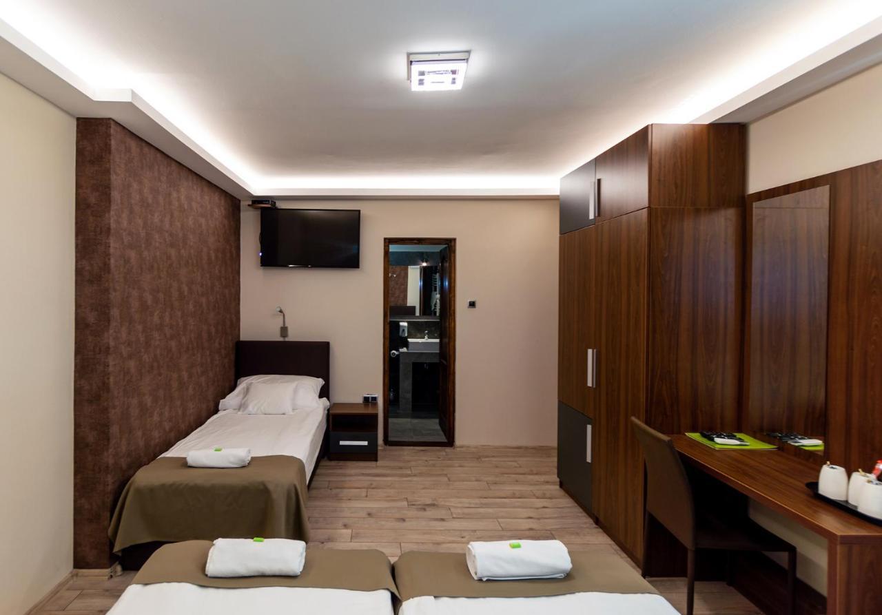 Ven Diofa De Lux Panzio Bed & Breakfast Seghedin Exterior foto