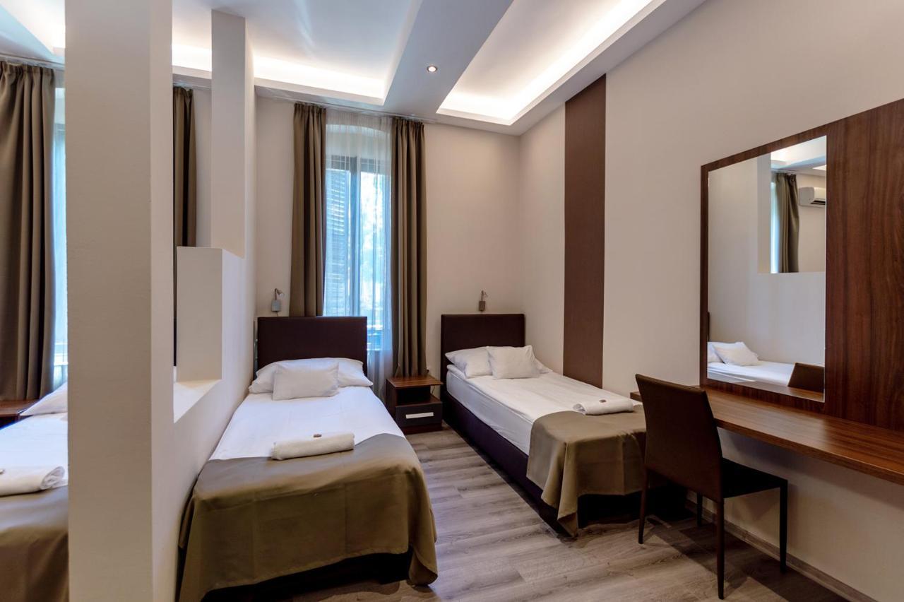 Ven Diofa De Lux Panzio Bed & Breakfast Seghedin Exterior foto
