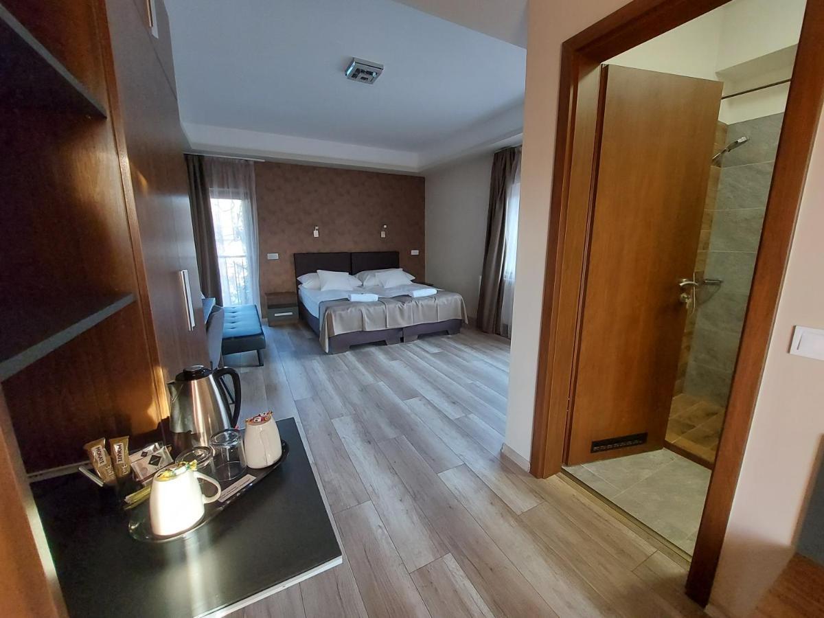 Ven Diofa De Lux Panzio Bed & Breakfast Seghedin Exterior foto