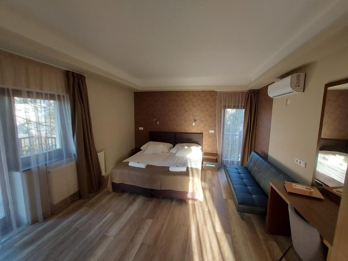 Ven Diofa De Lux Panzio Bed & Breakfast Seghedin Exterior foto