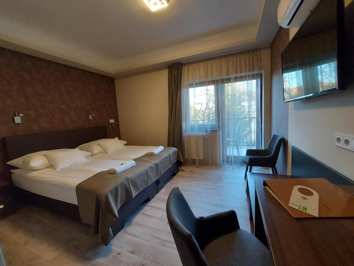 Ven Diofa De Lux Panzio Bed & Breakfast Seghedin Exterior foto