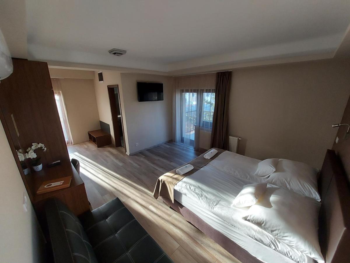 Ven Diofa De Lux Panzio Bed & Breakfast Seghedin Exterior foto