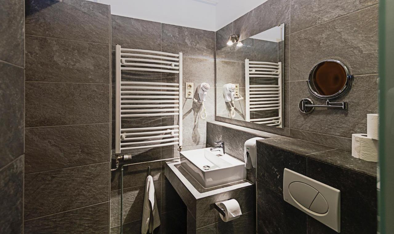 Ven Diofa De Lux Panzio Bed & Breakfast Seghedin Exterior foto