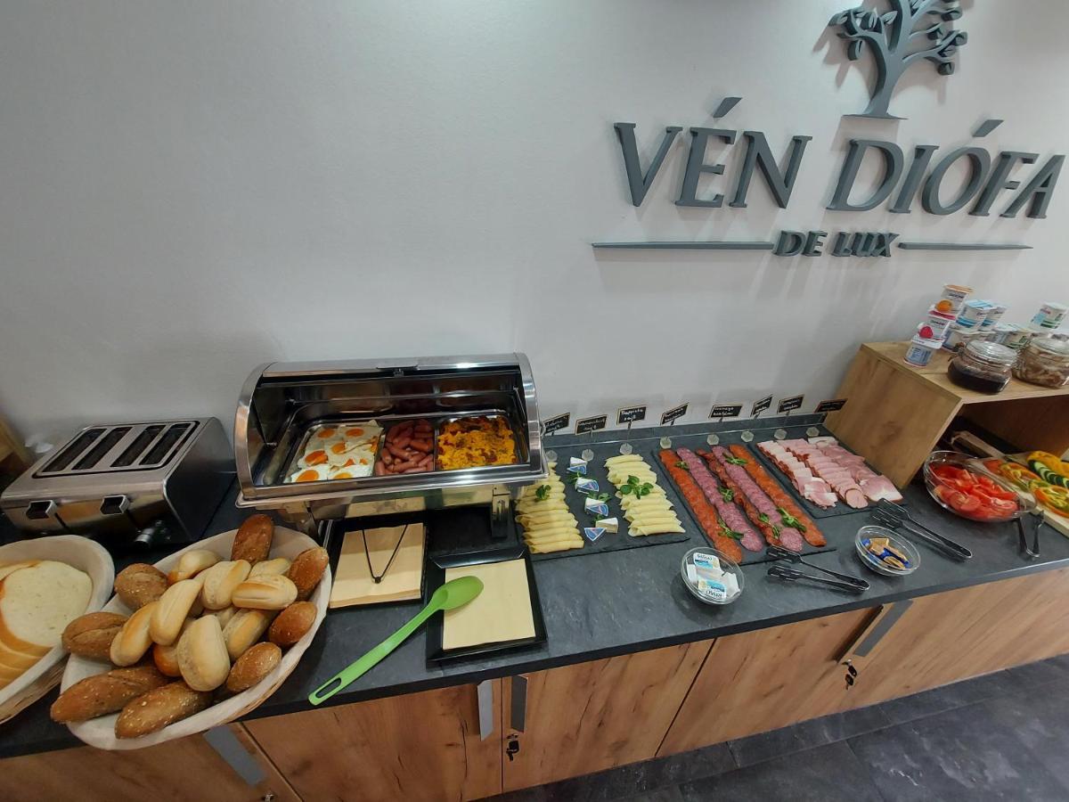 Ven Diofa De Lux Panzio Bed & Breakfast Seghedin Exterior foto