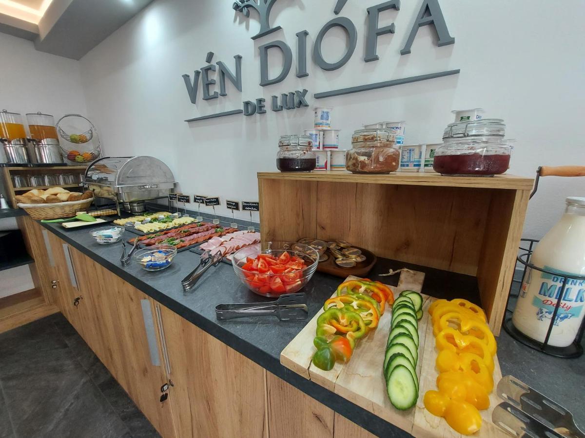 Ven Diofa De Lux Panzio Bed & Breakfast Seghedin Exterior foto