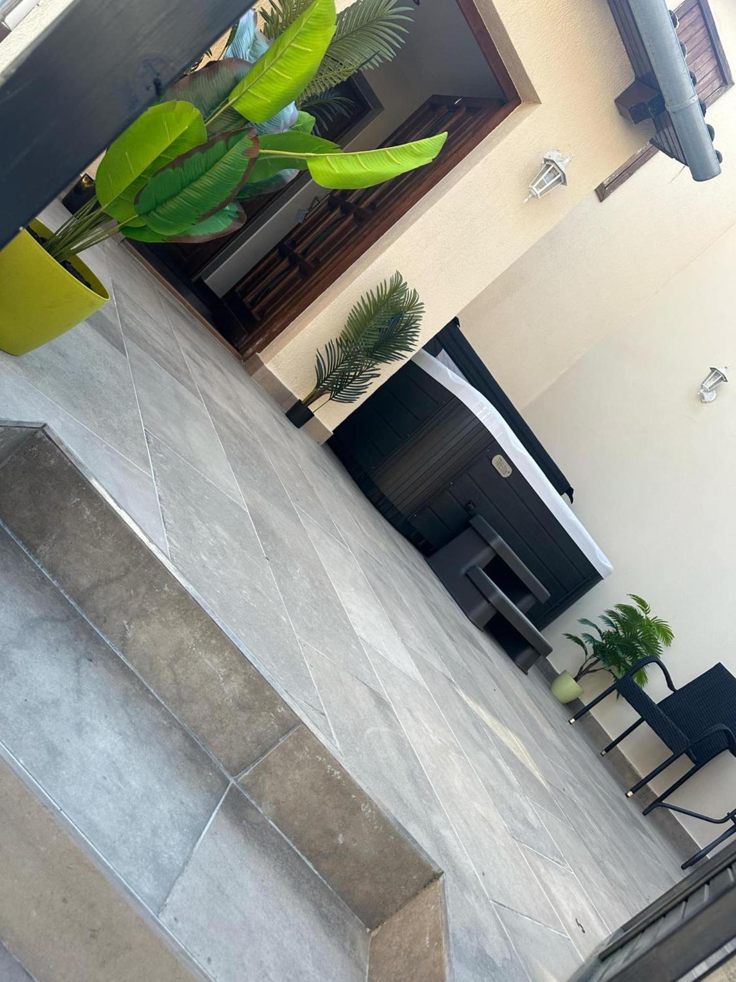 Ven Diofa De Lux Panzio Bed & Breakfast Seghedin Exterior foto