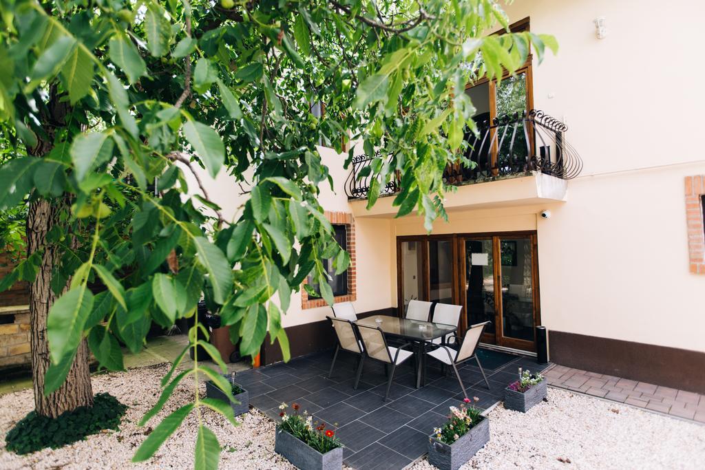 Ven Diofa De Lux Panzio Bed & Breakfast Seghedin Exterior foto